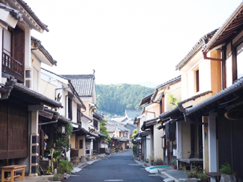 八日市・護国の町並み